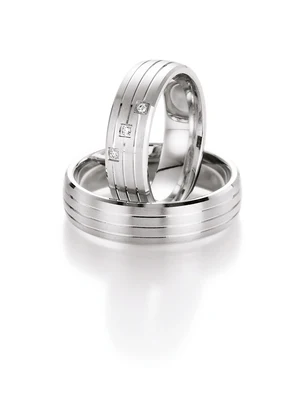 Ring mit Diamant