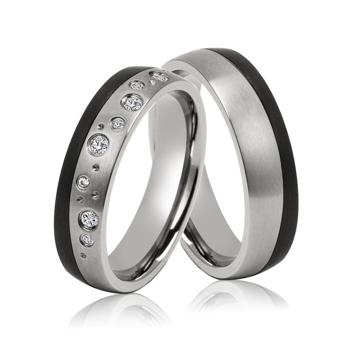 Partnerringe aus Titan und Carbon mit Zirkonia ink. Gravur | SD 7014
