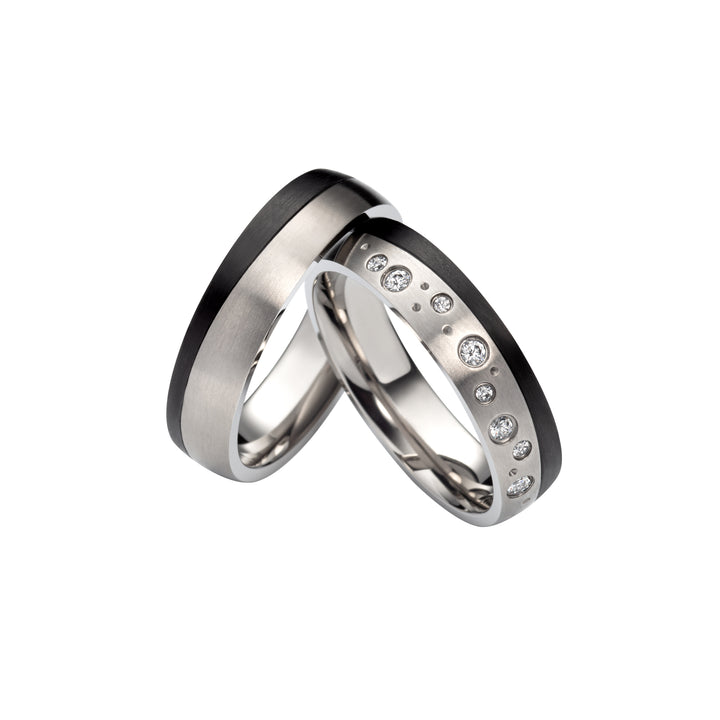 Partnerringe aus Titan und Carbon mit Zirkonia ink. Gravur | SD 7014