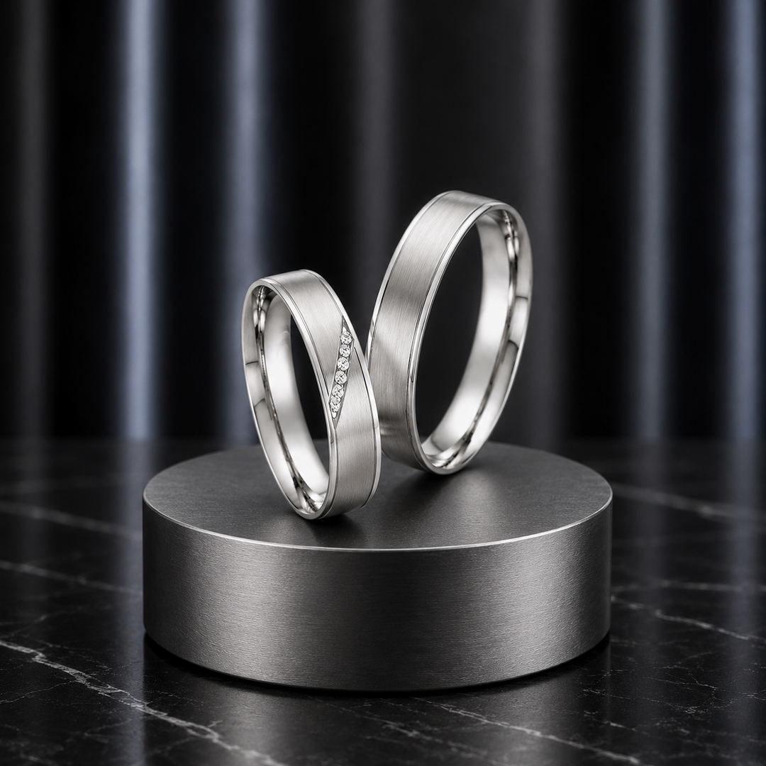 Palladium Eheringe und Partnerringe mit matter Oberfläche und Diamantbesatz im Damenring