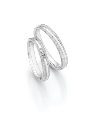 Ring mit Diamant
