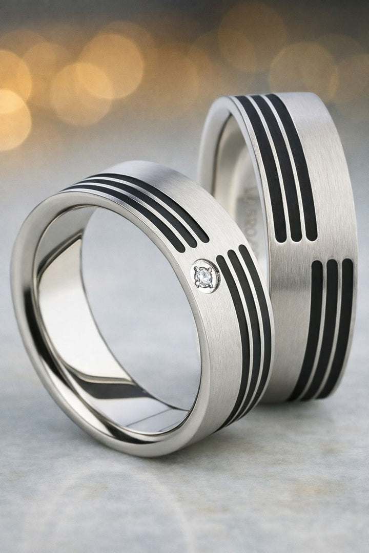 Eheringe & Partnerringe „STRIA“ aus Titan mit Zirkonia inkl. Gravur | AB 1578