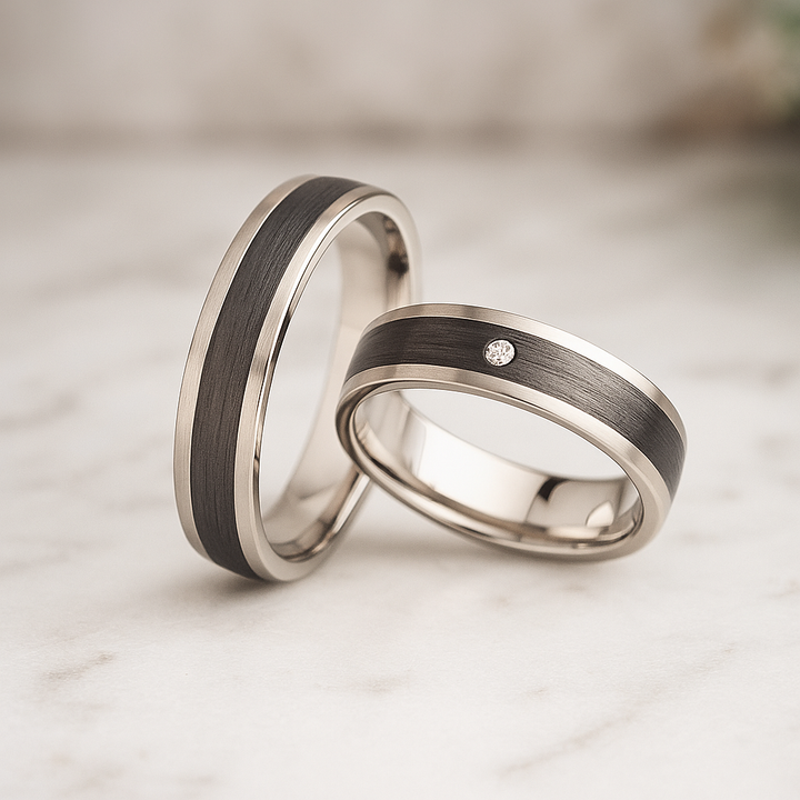 Partnerringe Titan & Carbon mit Diamant - CarbonTitan SlimDiamond Gravur | Modell AB 4104